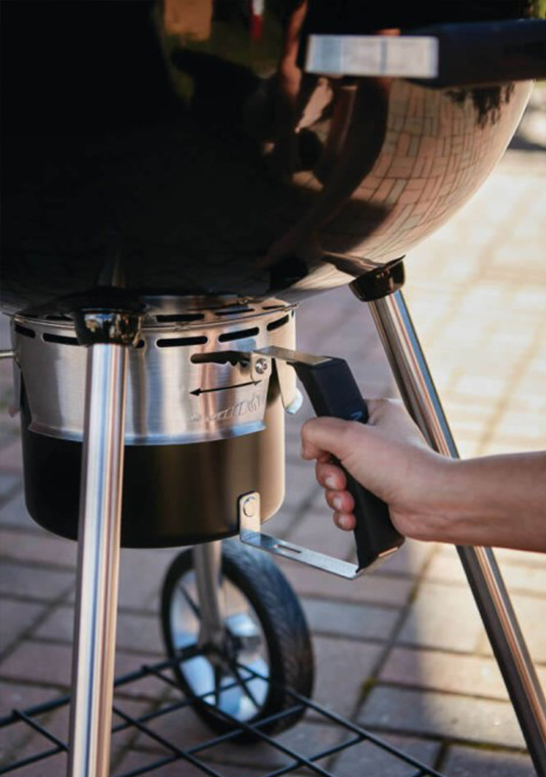 Pro Charcoal Kettle Grill, Black