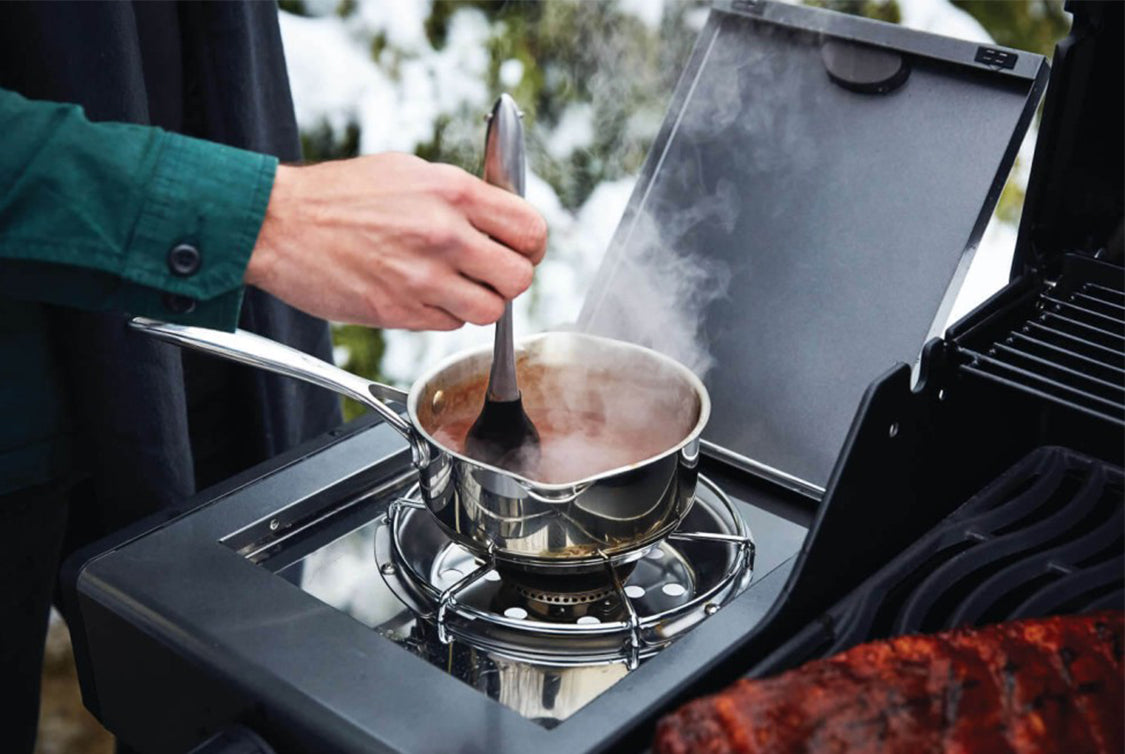 FREESTYLE 365 Gas Grill with Range Side Burner